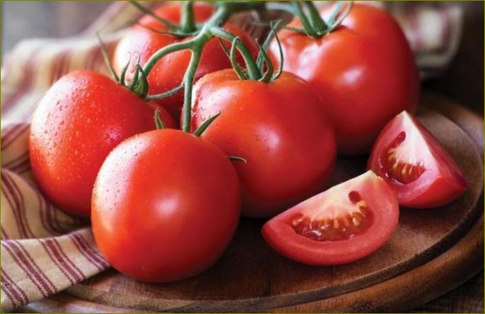 Kõrgeima saagikusega tomatisordid: fotod, nimed ja kirjeldused (kataloog)