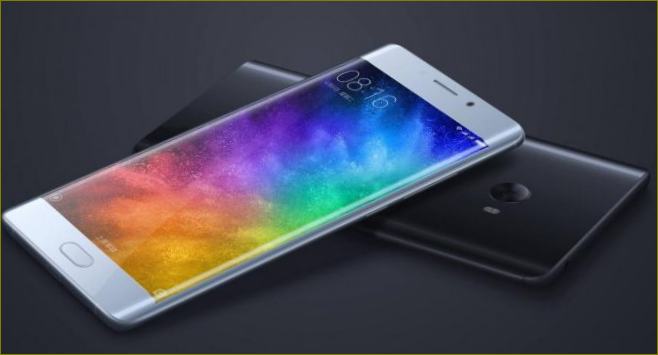 Samsungi kõverate ekraanidega telefon